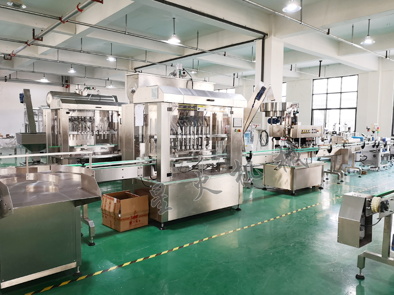 八頭顆粒醬料全自動(dòng)灌裝機(jī)生產(chǎn)線有哪些突出特征？